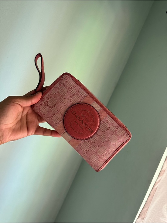 Coach Handbags - Coach Rose Pink Signature Zip Wristlet